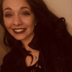 Meet your Posher, Dee